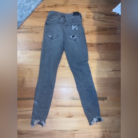 Women’s American Eagle (next level stretch) grey washed jeans - Picture 3 of 3